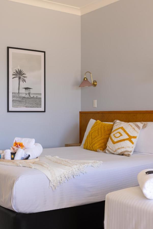 South Pacific Palms Motor Inn Tuncurry Bagian luar foto