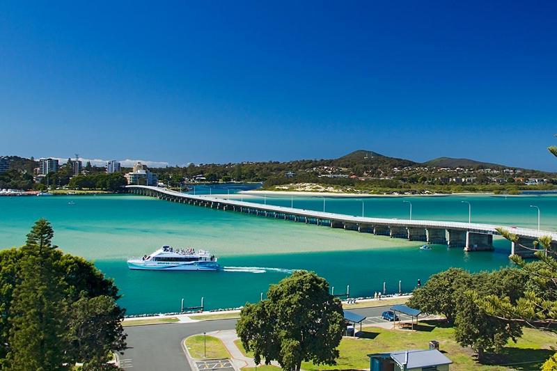 South Pacific Palms Motor Inn Tuncurry Bagian luar foto