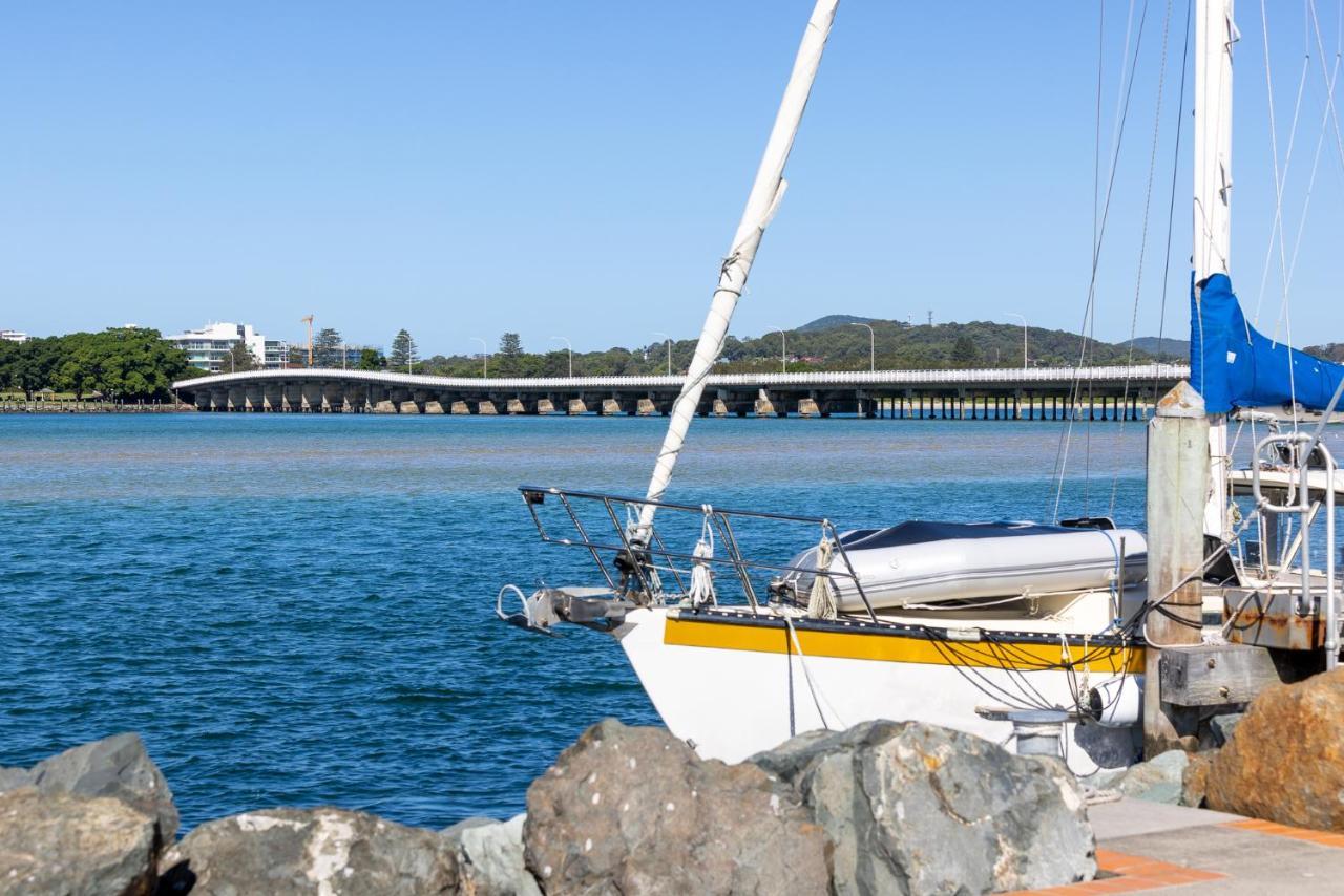South Pacific Palms Motor Inn Tuncurry Bagian luar foto