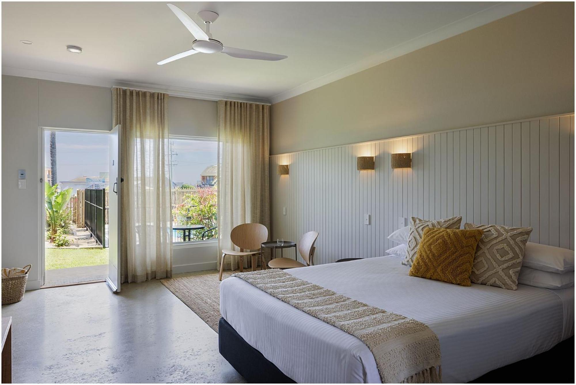 South Pacific Palms Motor Inn Tuncurry Bagian luar foto