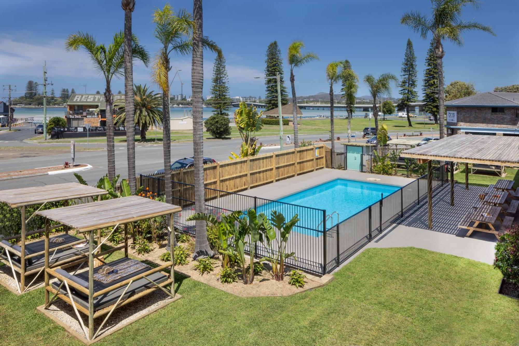 South Pacific Palms Motor Inn Tuncurry Bagian luar foto